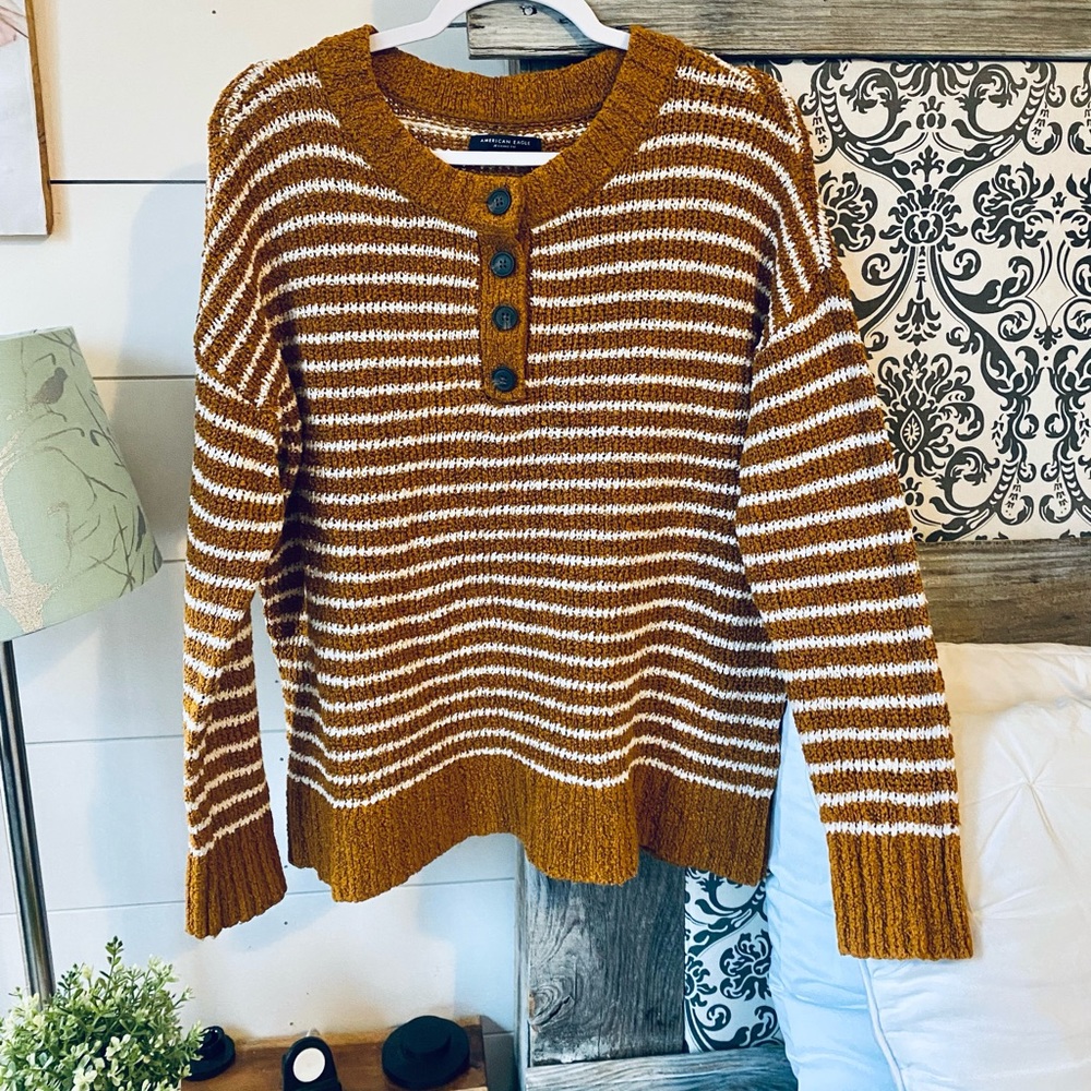 Soft American Eagle sweater 💛